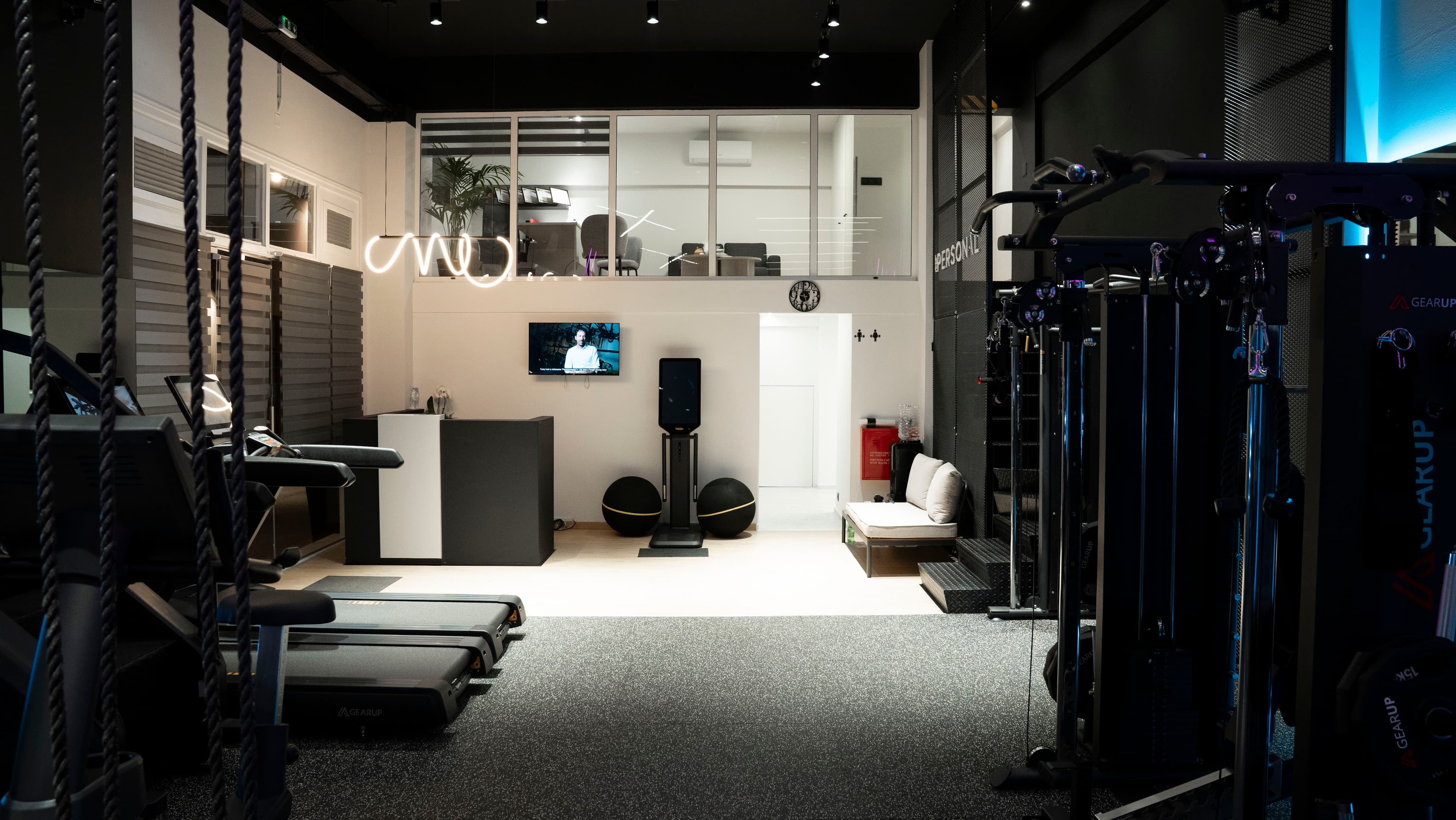 5-star boutique gym experience with incredible facilities - Photo 1